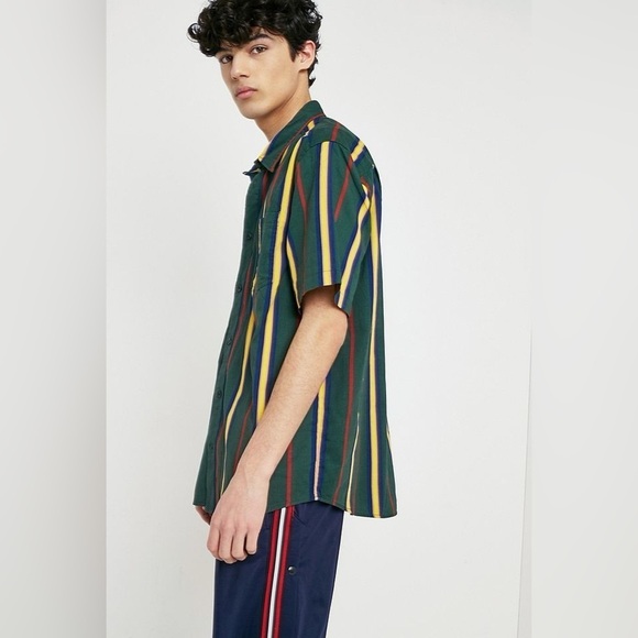 UO ‘90s Vertical Stripe Short-Sleeve Shirt Medium - Picture 2 of 6